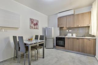 Central Two Bedroom Apartment - St Paul's Bay - 7