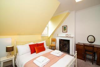 4 Bedroom Apartment in Central Matlock with River Views - 4