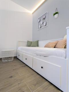 Apartments Gin & Tonic - 2