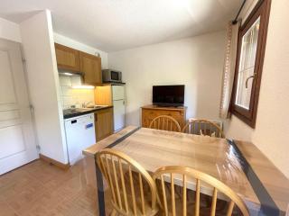 Appartement cosy au pied des pistes avec piscine, balcon et parking privé - FR-1-505-170 - 2