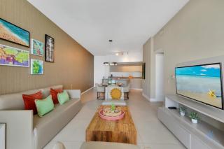 Hollywood Beachfront Apt Amazing View & Amenities - 4