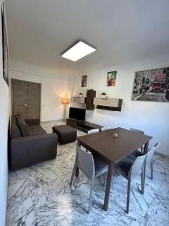 Prella House Roma 50 mt da Metro B Jonio - Rome - 8