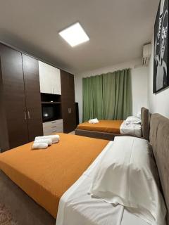 Prella House Roma 50 mt da Metro B Jonio - Rome - 4