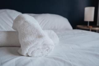 Comfy 3BR Home - Pool Table - Games - Sleeps 8 - Manchester - 3