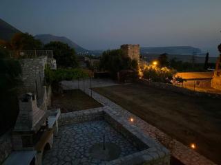 Potis Stone House - - 1