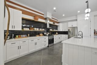 On The Rocks Shakin - 5