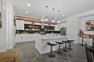 On The Rocks Shakin - 3