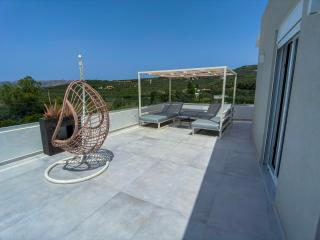 Luxury Dream with Private Jacuzzi - Kaloudhianá - 3