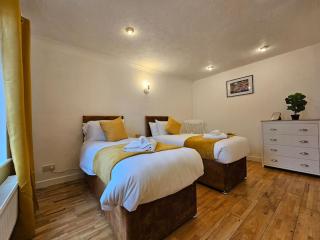 The Pond House - Crawley - 4