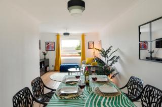 Private 2Bed-Parking-Sleeps5-By FabAccommodation - Bristol - 4