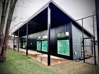 Big Cat Bungalows at The Haven - Lion 2 - Canastota - 9