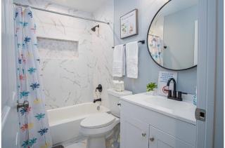 Spacious Delightful 4 BR 3 BA Close to Downtown - San Antonio - 9