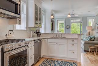 Creekside Cottage by Seabrook Hospitality - 2