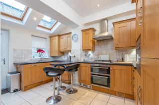 Sleeps 5 - 3 Bedrooms - walk to the square hosted Happy Valley cast - Hebden Bridge - 4