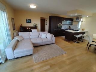 Luxury Beach Apartment - 4