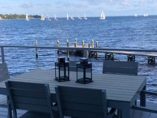 FEATURED ON HGTV'S MY LOTTERY DREAM HOME! Private dock, 15 minute boat ride to Crab Island, 20 minute drive to Destin, Pet Friendly - Niceville - 9