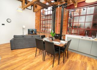 Stunning 2 Bed Warehouse Apartment, Birmingham - Birmingham - 4