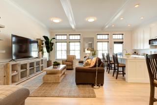 Pacific View by Seabrook Hospitality - 1