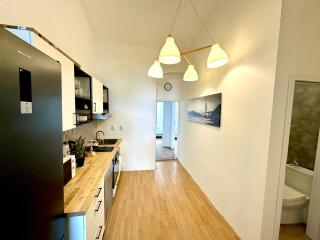 Best location in Prague! 4 bedrooms and super host! - Prag - 4