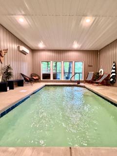 Tennessee Oasis Pool Cabin - Sevierville - 2