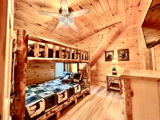 Tennessee Oasis Pool Cabin - Sevierville - 9