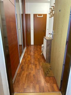Cozy Apartment with nice balcony seating, 9th floor, parking - Bratislava - 9
