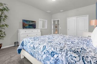 Dream Getaway Modern 9-Bedroom Vacation Home - Kissimmee - 1