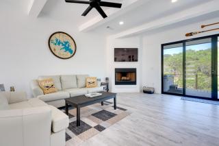 Canyon Lake Getaway Hot Tub, 1 Mi to Boat Ramp! - 6