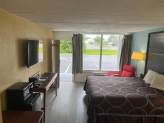 Super 8 By Wyndham Kingsland I-95 Naval Base Area - 9