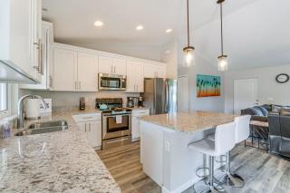 Newly Built Home 8 Mi to Fishermans Village - Port Charlotte - 3