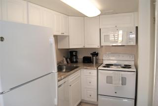 132 Fully Furnished, amenities galore - 6