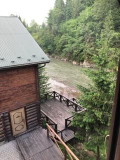 4 Mountains Hotel - Bystrets - 0