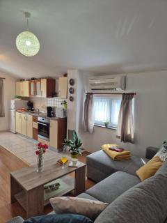 Apartman Lucija - Pridraga - 4