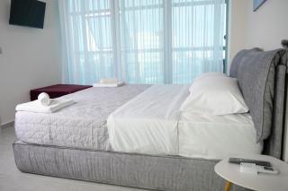 STAY-FIVE Modern Central Studios Self Check-in & Fast Wi-Fi - 2