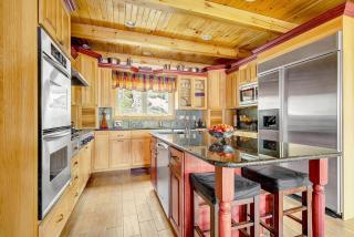 Secluded & Spacious Mountain Getaway - 2