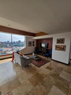 Spacious High Rise Condo - 9