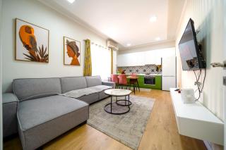 Modern 2 bedroom apartment with balcony in central location - Tirana - 0