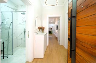 Modern 2 bedroom apartment with balcony in central location - Tirana - 2