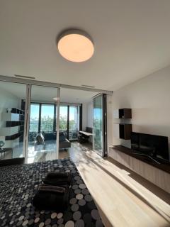 Eurosky Suite Apartment - 6
