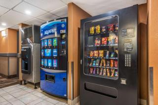 Best Western Strathmore Inn - 6