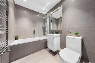 Wimbledon Two Bedroom Luxury Stays - Central London - 6