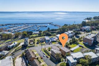 Yarramundi, 7-47 Magnus St - spectacular views in the heart of Nelson Bay - Nelson Bay - 3