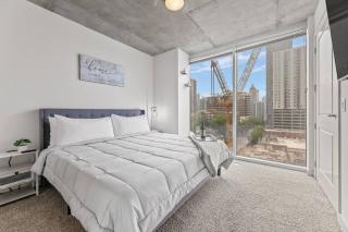 Atlanta Midtown High-Rise Condo With King Bed Free Parking and Balcony With View - 6