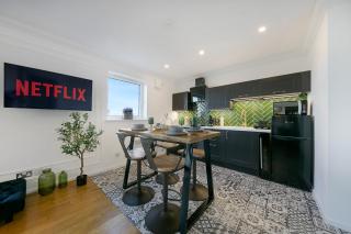 Bohemian Raphsody Apartment ✪ Grampian Lettings Ltd - 9