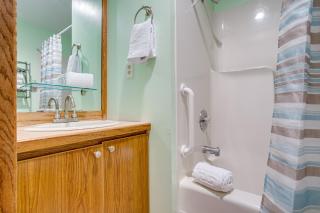 Marina Views! Watch the Boats! Walk to Everything! Unit 3 - 3