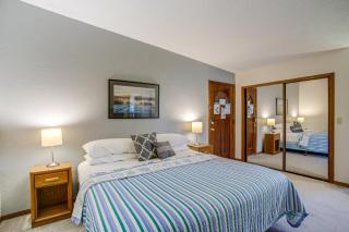 Bay Front Views! Shopping, Restaurants! Museums! Unit 4 - 2