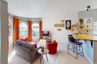 Yaquina Bay & Bridge Views! Watch the Boats! Kitchen is a culinary delight! Unit 5 - Newport - 9