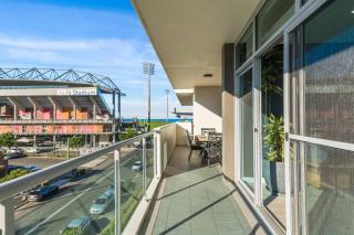 Stadium Escape - A Contemporary Beachside Retreat - Wollongong - 3