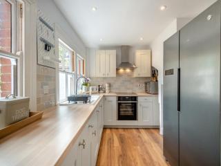 Stradbroke House - 4
