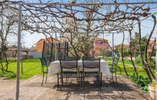 Lovely Home In Valbandon With Kitchen - Valbandon - 9